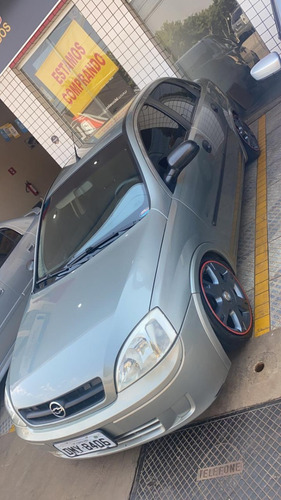 Imagem 4 de 6 de Chevrolet - Corsa 1.0 Mpfi Maxx Sedan 8v