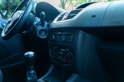 Peugeot 207 1.4 Sedan Active Hdi 70cv