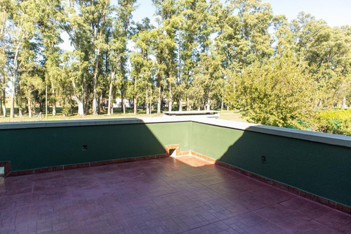 Imagen 9 de 30 de Casa Con Pileta A La Venta En Lobos Country Club