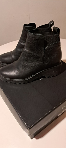 Botas Prune Cuero Graneado Negro . Impec.horma Ancha .rebaja (Usado)