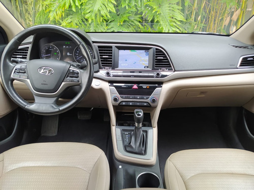 Imagen 10 de 14 de Hyundai Elantra Limited Tech Navi Aut 2018