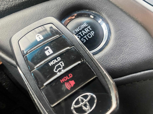 Imagen 10 de 15 de Toyota Land Cruiser Xv Americano