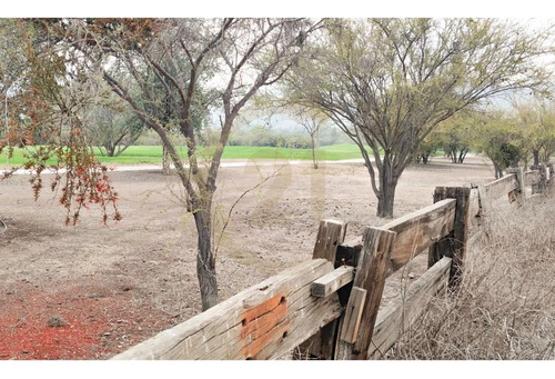 Terreno Orilla De Cancha En La Hacienda Chicureo