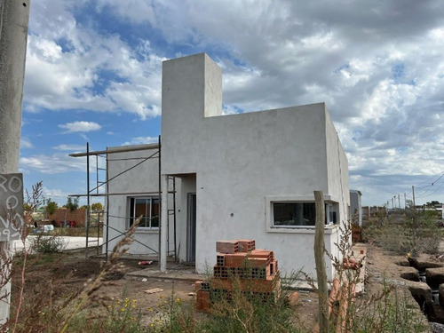 Casa En Contrucción Sobre J. Selva Norte 2045