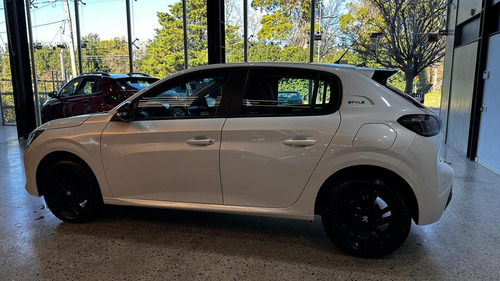 Peugeot 208 1.6 Style Tiptronic