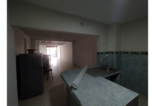 Venta De Casa Trifamiliar Y Local En La Merced, Norte De Cali 3208.