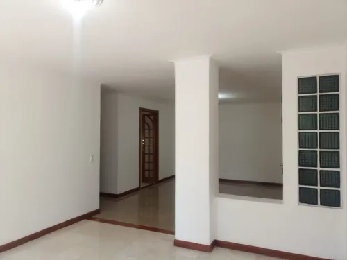 Apartamento En Arriendo En Aguacatala, Poblado