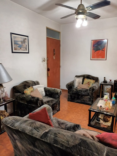 Departamento Muy Buen Estado Barrio Espora Primer Piso