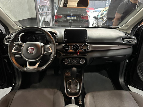Fiat Cronos 1.8 Precision 16v Flex Aut. 4p