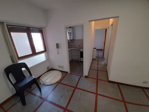Imagen 3 de 30 de Departamento De 3 Ambientes - Lateral - Alberti 3200