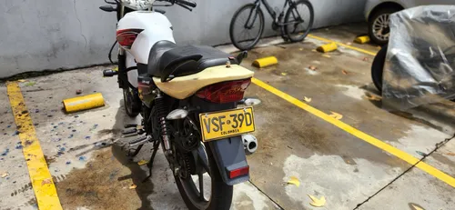 Akt Ne 125. No Tiene Soat Ni Tecno, Pero Esta Lista