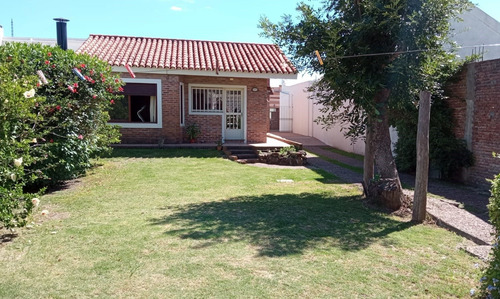 Venta Casa, Excelente Estado Y Ubicación- Mercedes.