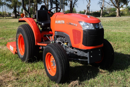 Imagen 6 de 6 de Tractor Kubota L3800 Turf Con Pala Omar Martin