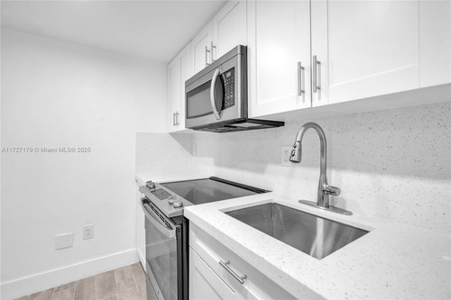 Casa En Venta - 3 Dormitorios 2 Baños - Miami