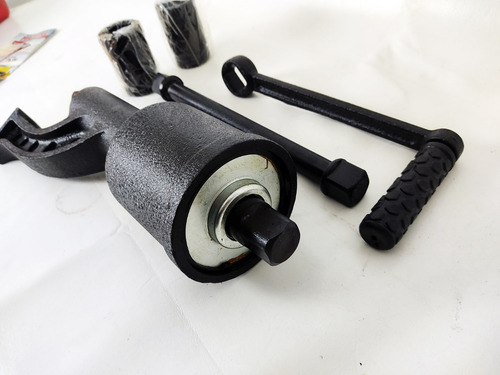 Imagem 7 de 7 de Desforcimetro Torqueador 780 Kgf Com 2 Soquetes 32mm E 33mm