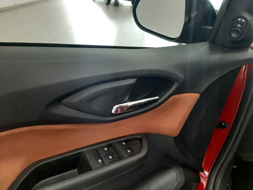 Imagem 8 de 12 de Chevrolet Onix Hatch 1.4 4p Flex Activ Automático