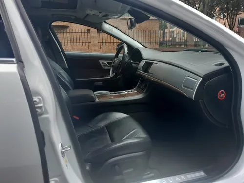 Jaguar XF 2.0 Luxury