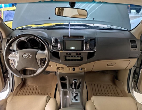 Imagen 10 de 11 de Toyota Fortuner 2014