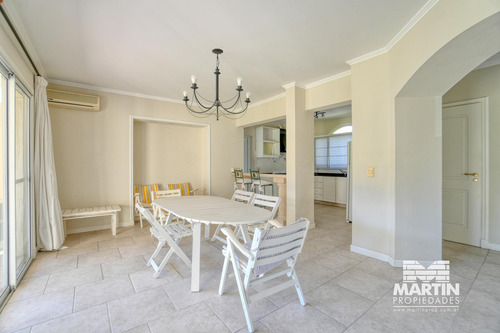 Laguna Del Sol. Espectacular Casa 5 Amb En Lote De 827 M²
