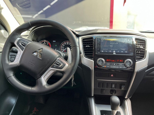 Mitsubishi L200 Triton 2.4 16V TURBO DIESEL SPORT HPE CD 4P 4X4 AUTOMÁTICO