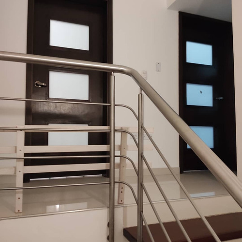 Imagen 7 de 13 de Townhouse Dúplex Urb.brisas De San Miguel
