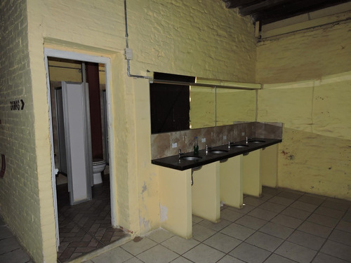 Imagen 10 de 13 de Alquiler Y/o Venta De Gran Local Comercial