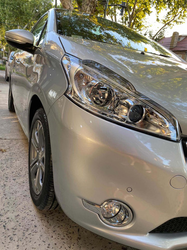 Peugeot 208 1.6 Feline 2013