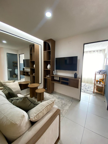 Casa En Venta En Terrasoles, Nuevo Querétaro, 3 Recámaras, Alberca, Hermosa !!