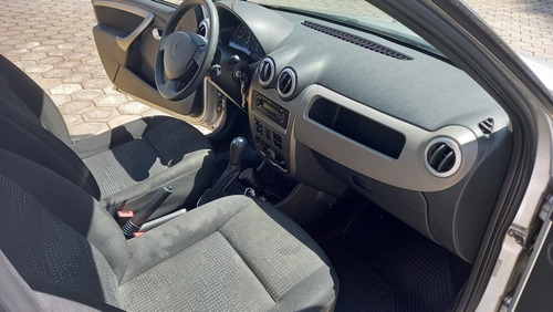 Renault Sandero 2011 1.0 16v Expression Hi-flex 5p