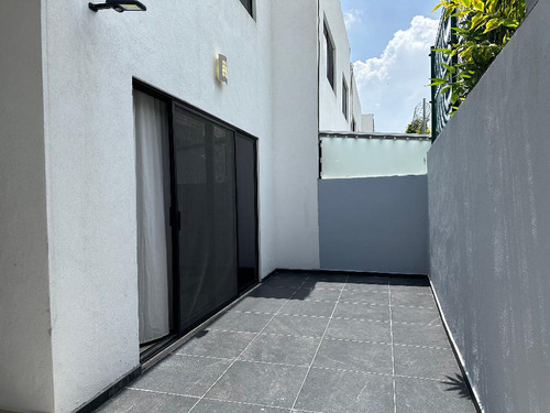 Casa En Venta En Colonia Residencial El Refugio, Querétaro, Querétaro