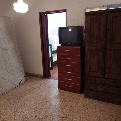 Excelente Casa En Bragado, Pcia De Ba, En Excelente Ubicación (4 Ambientes, 2 Baños , Lavadero, Patio , Garage, Local)