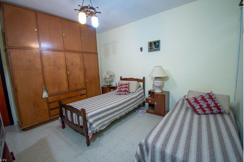 Casa En Venta 3 Dormitorios  Mas Dos Comodínes