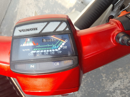 Imagem 2 de 5 de Honda Dream 97