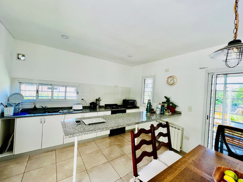 Imagen 5 de 20 de Vendo Casa Del Este 2 Dormitorios, Ampliable A 4, Jardín Con Piscina, Sin Expensas!!