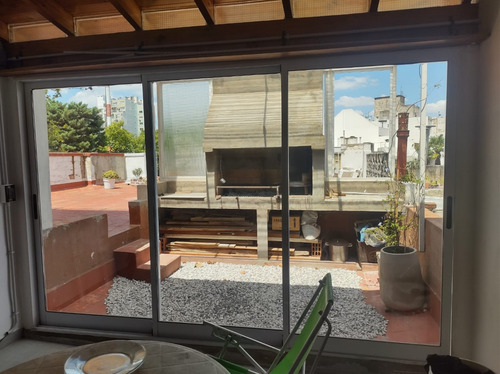 Venta Ph De 2 Ambientes Amplios- Terraza Y Parrilla En Flores