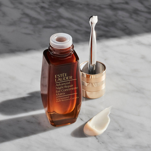 Imagen 3 de 6 de Sérum Eye Serum Estée Lauder Advanced Night Repair día/noche para todo tipo de piel de 15mL
