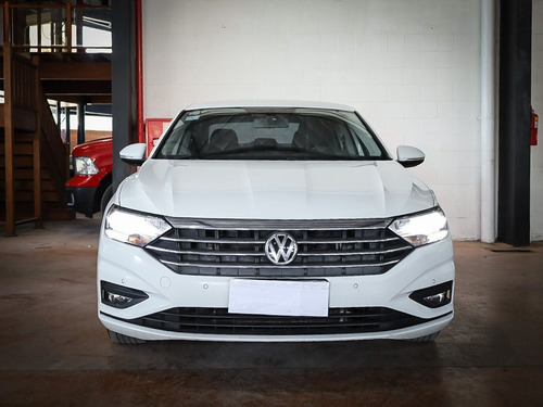 Imagen 3 de 15 de Volkswagen Vento 2019 1.4 Comfortline 150cv At
