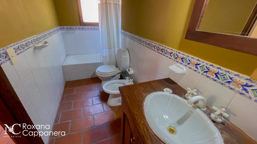 Casa De 4 Dormitorios Y Dependencias En Venta Cerca De La Playa En Cariló