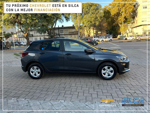 Imagen 4 de 19 de Chevrolet Onix Ls 1.0 2024 Gris Oscuro 0km