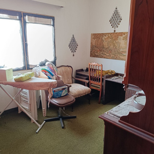 Se Vende Casa En La Calle Junin De Anaco, Con Un Amplio Terreno De 1693 Metros Cuadrados. (a.p)
