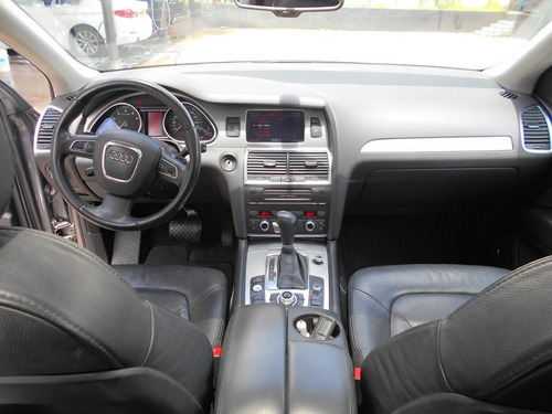 Audi Q7 1