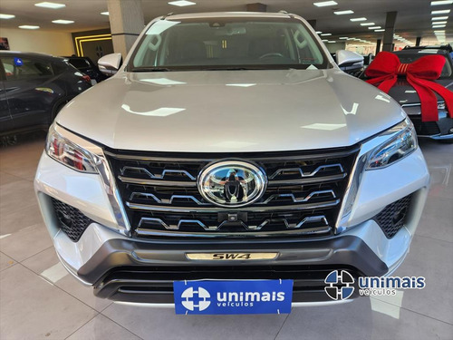 Toyota Hilux SW4 2.8 D-4D TURBO DIESEL SRX 7L 4X4 AUTOMÁTICO