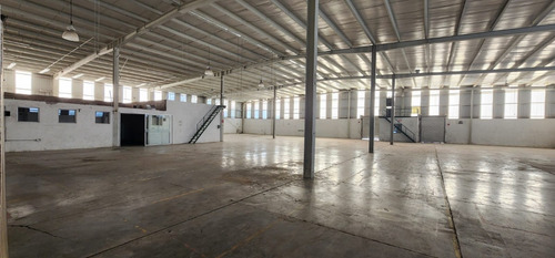 Nave Industrial En Parque El Marqués