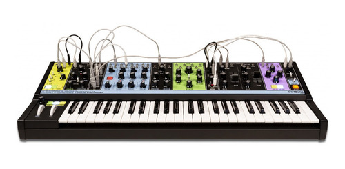 Imagen 2 de 10 de Matriarch Sintetizador Análogo Parafónico Con Delay - Moog