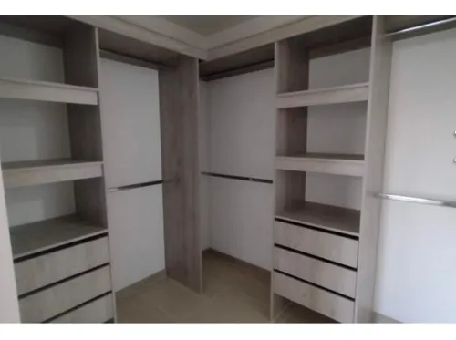 Venta Apartamento Sur De Cali. Barrio Bochalema, A Unas Cuadras De La Universidad Autonoma. Septimo Piso