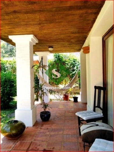 Alquiler De Casa En Jardines De Cordoba, 3 Dormitoriuos, Baño, Linda Propiedad Con Buen Jardin.- Ref: 168106