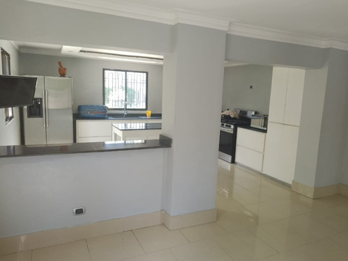 Casa En Venta Con Piscina En Bonao