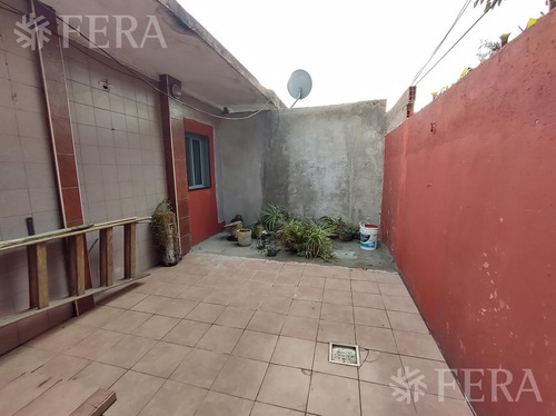 Venta Ph 2 Ambientes Con Patio En Bernal (31221)