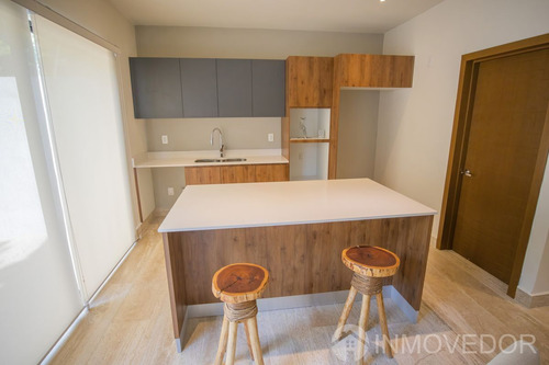 Casa · 3 Recámaras · Alberca · Residencial Arbolada · Av. Huayacan