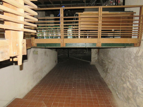 Venta Excelente Casa De 6 Dormitorios Y Dos Edificios Comerciales Centro. Dos Padrones